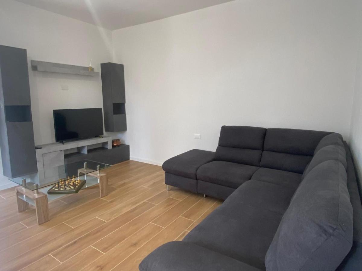 Villa The Swan - Composed By 2 Apartments Mandello del Lario Exterior foto